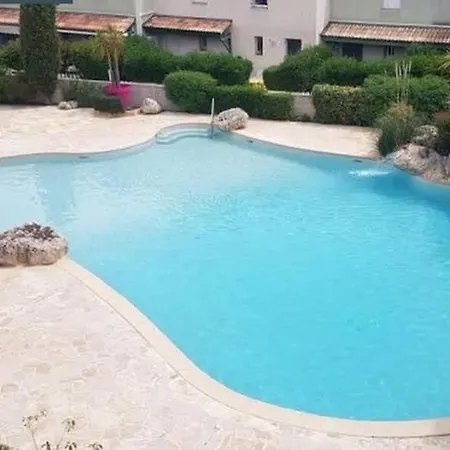 Merbella Confort & Piscine فالراس بلاج